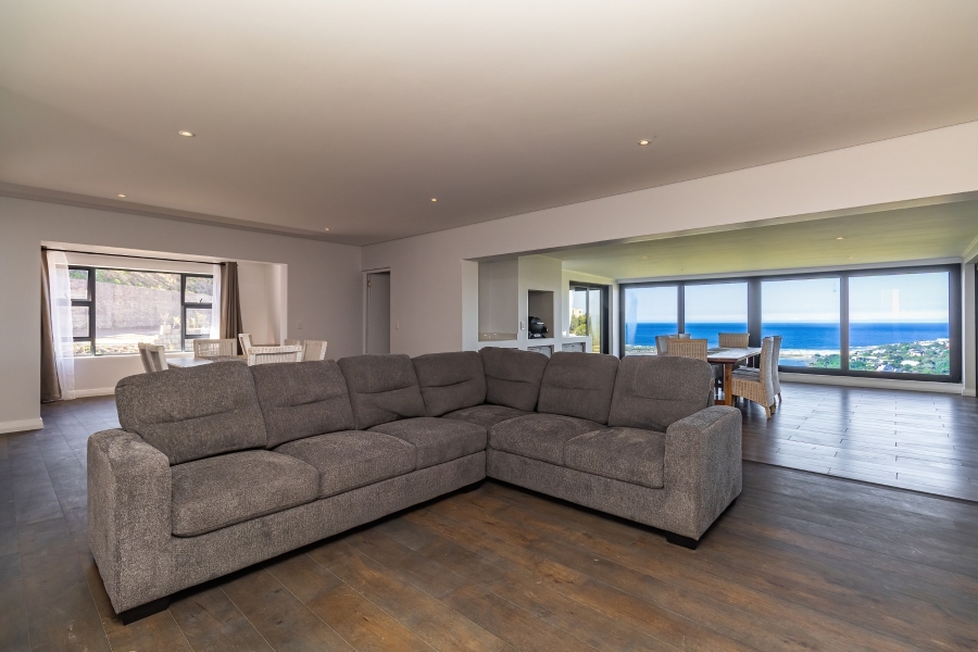4 Bedroom Property for Sale in The Hill Western Cape